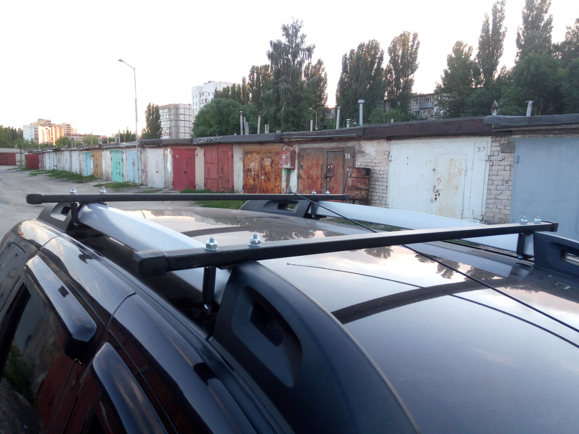 Дело было вечером, делать было нечего… Или самодельные дуги на рейлинги ...