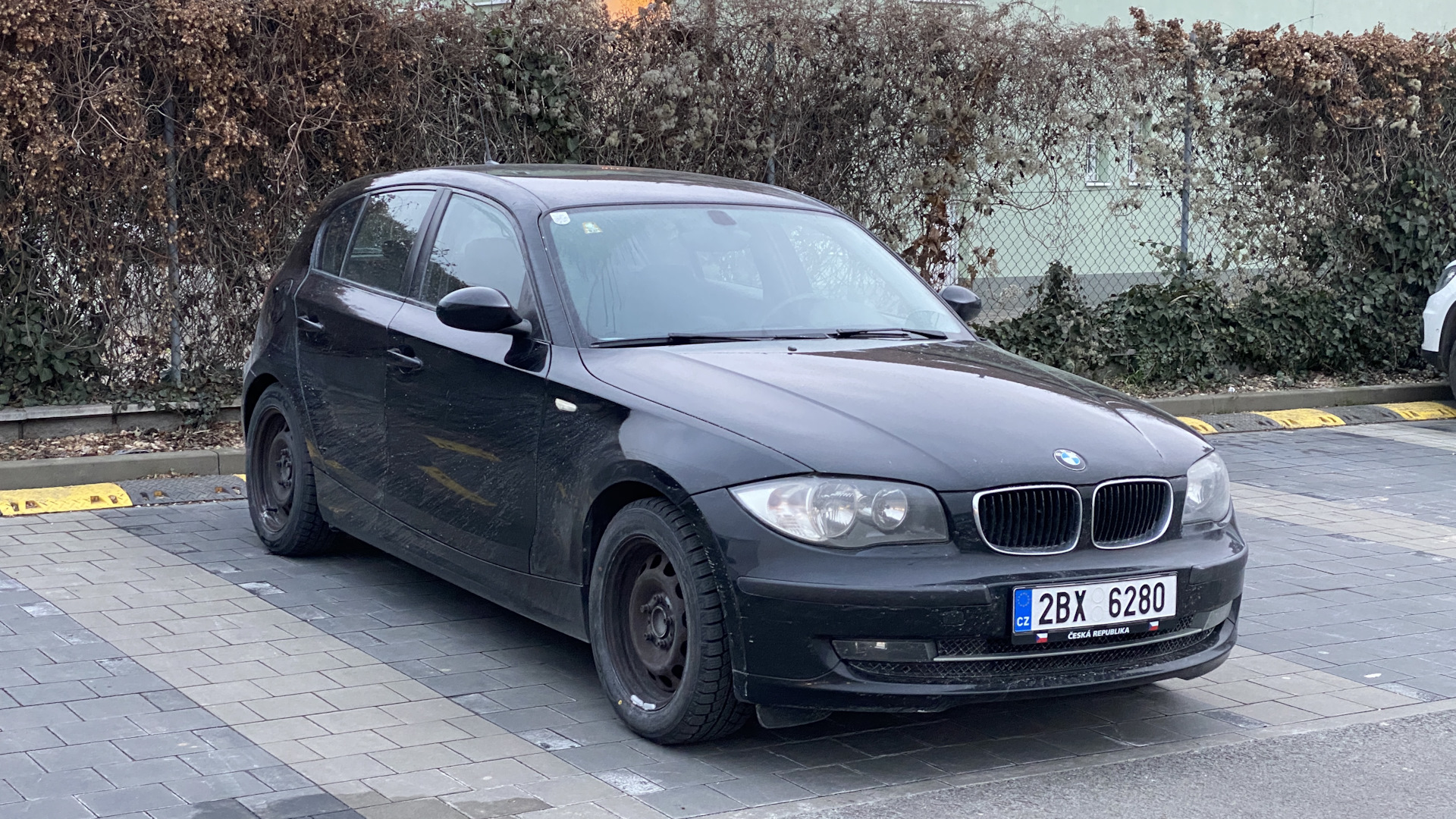 BMW 1 series (E81/E87) 1.6 бензиновый 2009 | Машина малої 😂 на DRIVE2