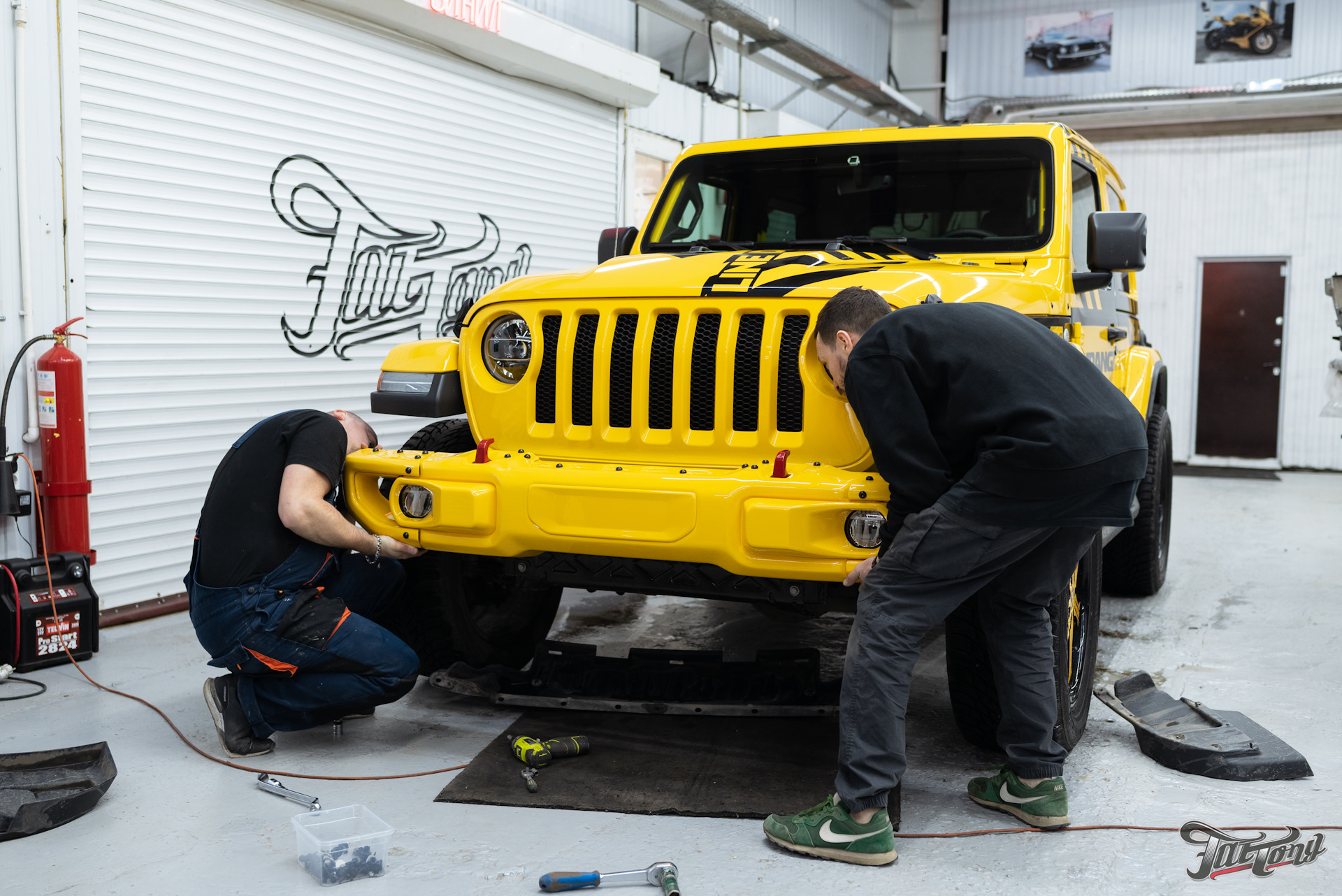 Оклейка Jeep Wrangler