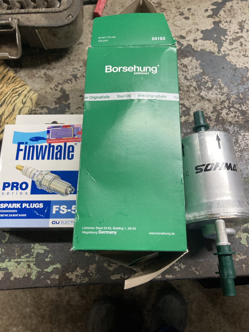 Замена свечей и топливного фильтра — Volkswagen Polo Sedan, 1,6 л, 2018 ...