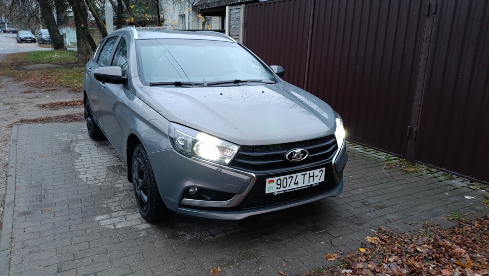 Вид с ближним светом — Lada Vesta SW (1G)