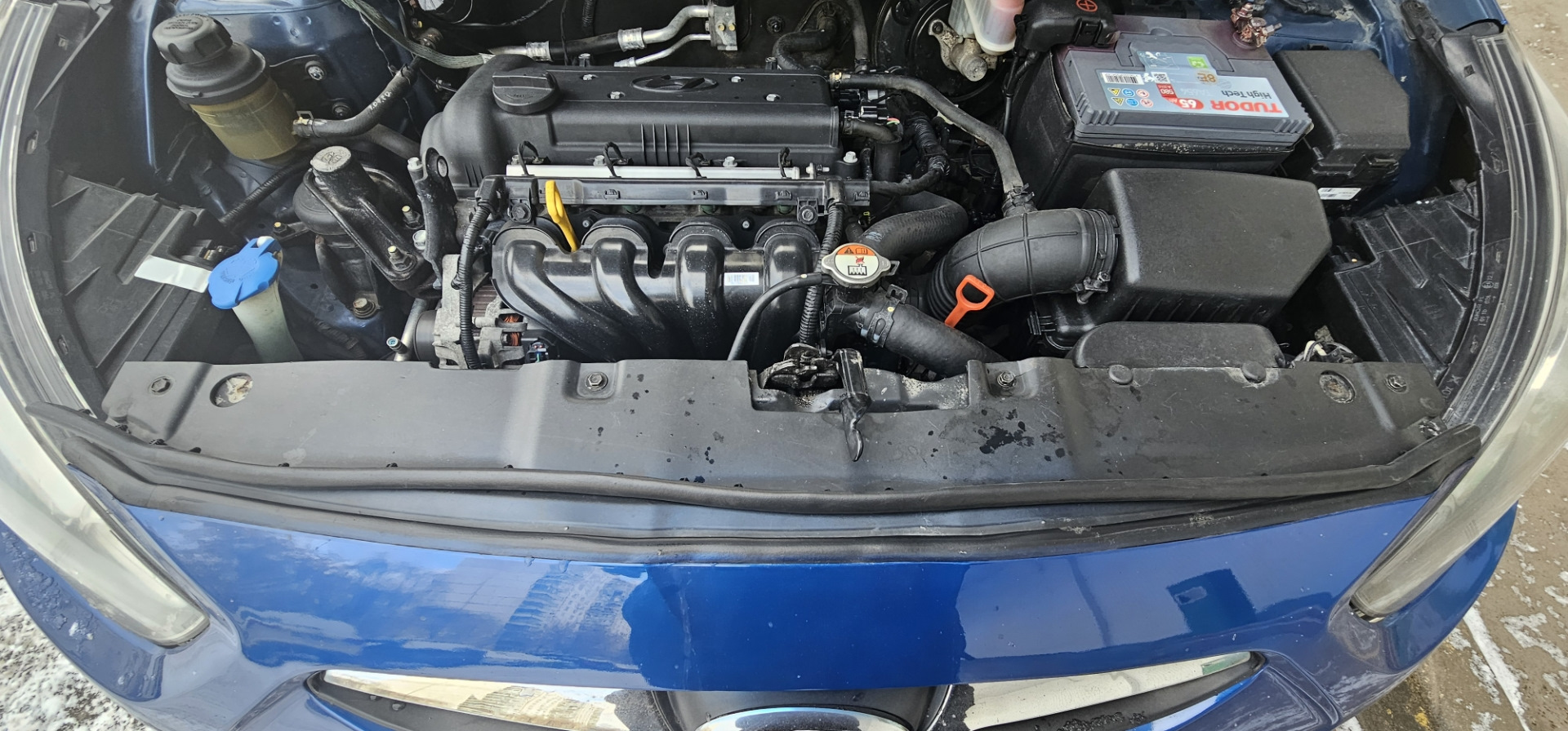 Уплотнительная резинка капота, бампера — Hyundai Solaris (1G), 1,6 л ...