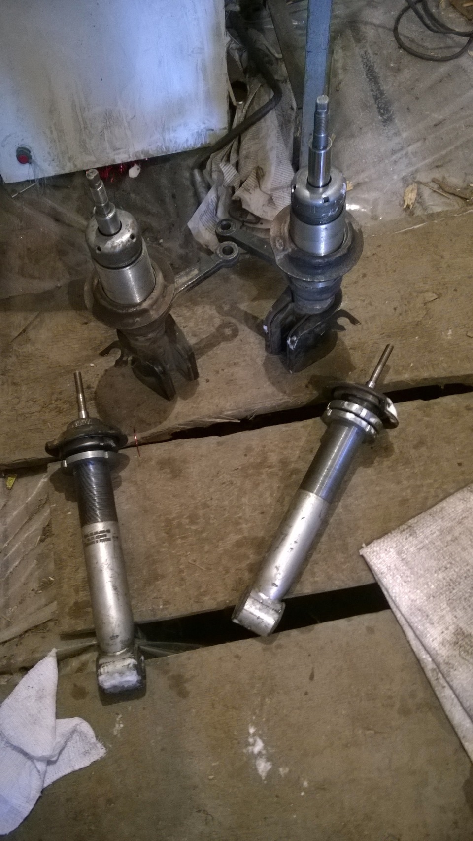 установка винтовых стоек — Lada 21093i, 1,5 л, 2002 года | своими ...