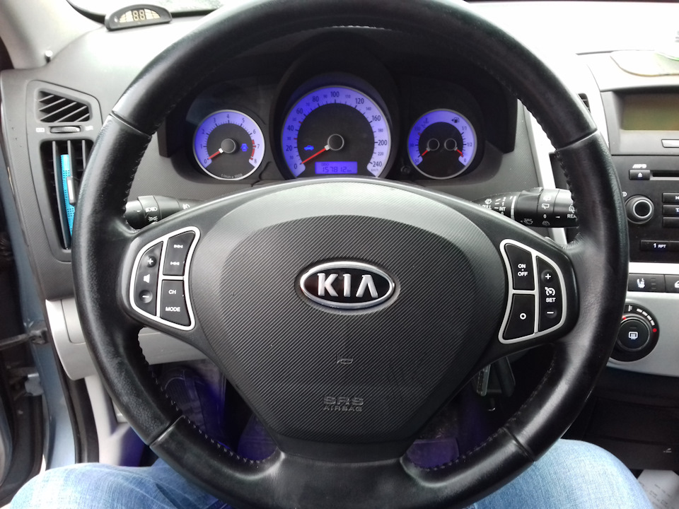 И ставим их на законное место — KIA Ceed (1G)