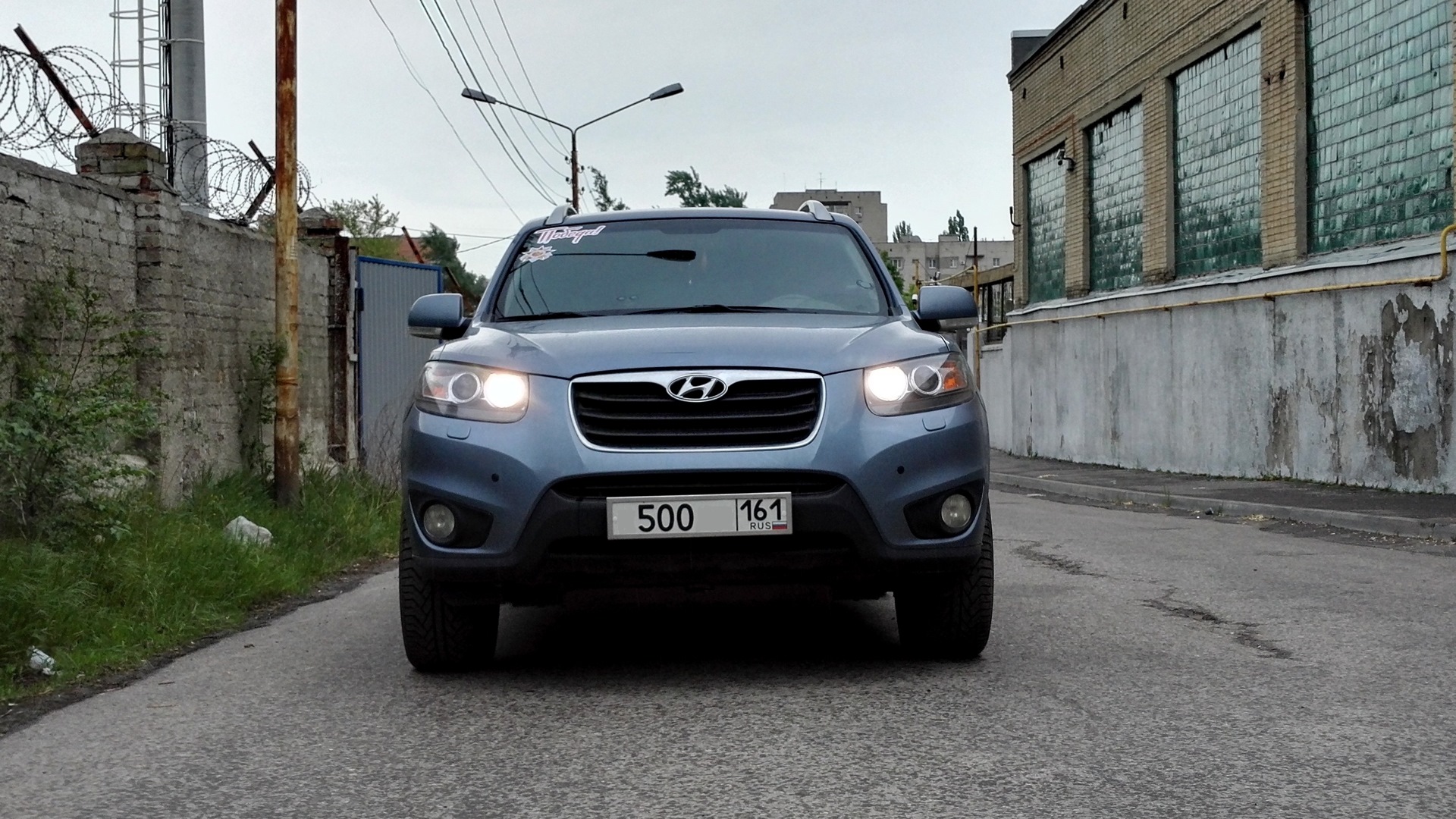 Дальний свет santa fe. ДХО Санта Фе 2. Hyundai Santa Fe 2 ДХО. Ходовые огни Hyundai Santa Fe 2. ДХО Хендай Санта Фе 2.