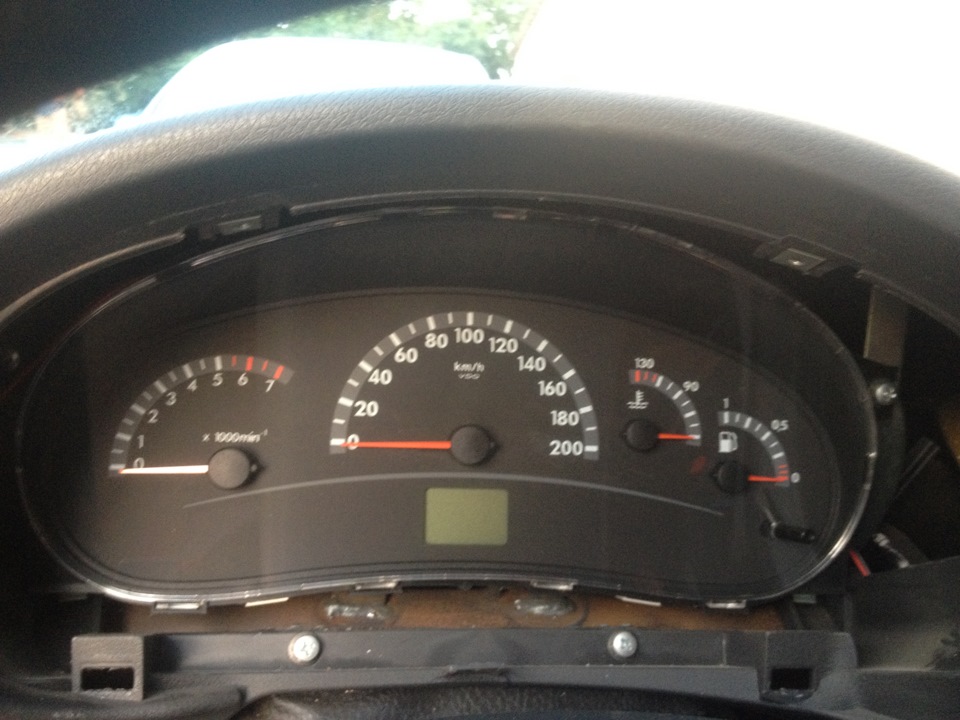 С почином! :) Замена форсунок омывателя лобового стекла и лампочек ...