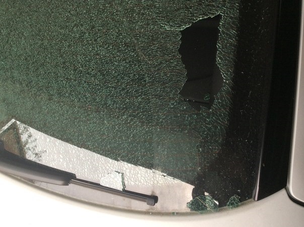 Треснуло заднее стекло при включении подогрева. — Audi Q3 (1G), 2 л ...