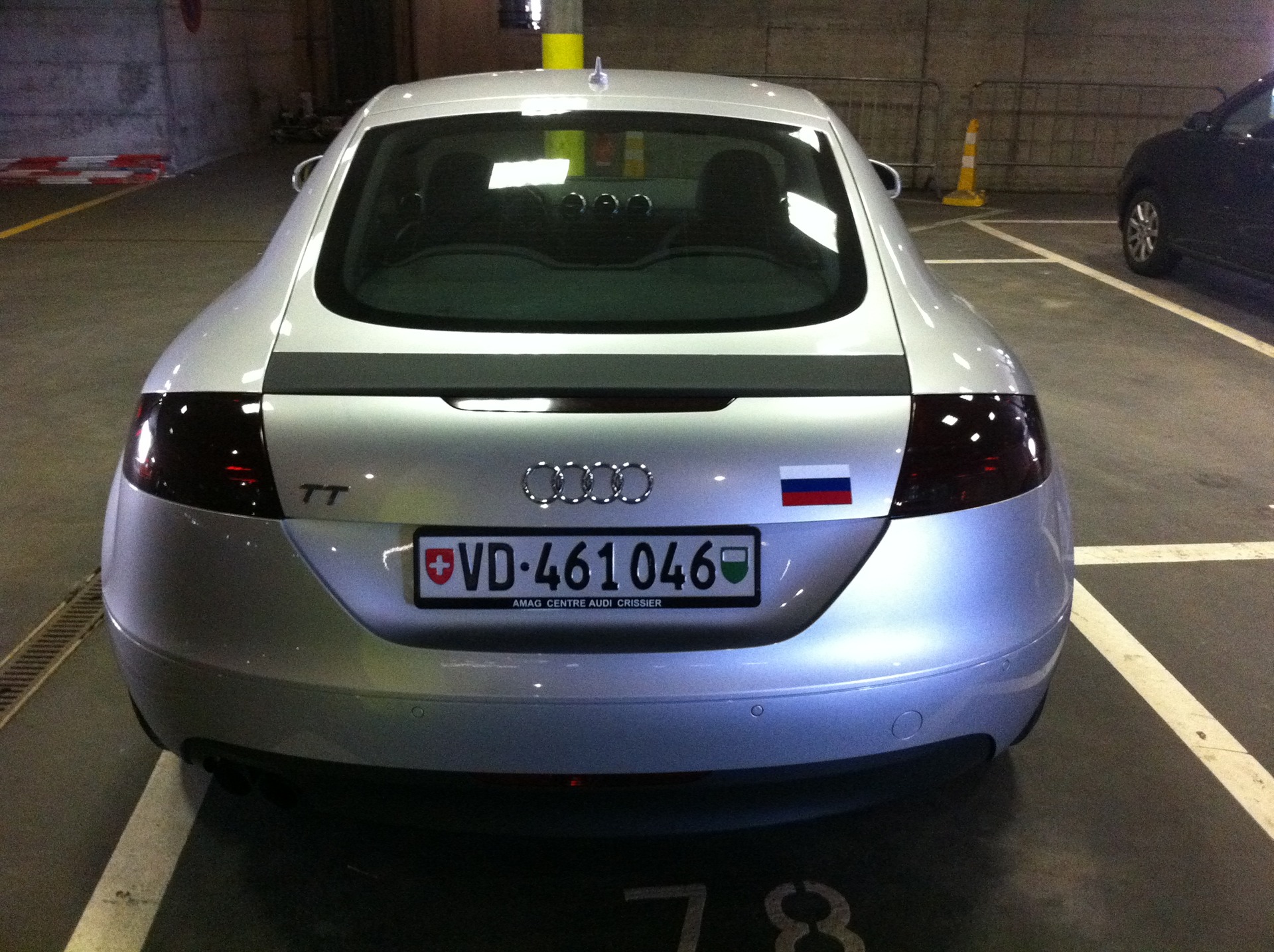 тонированные задние фонари. Toyota premio 260 тонировка задних фонарей. тонировка задних фар opel corsa d. тонировка заднего хода фонарей e71. пленка для задних фонарей.