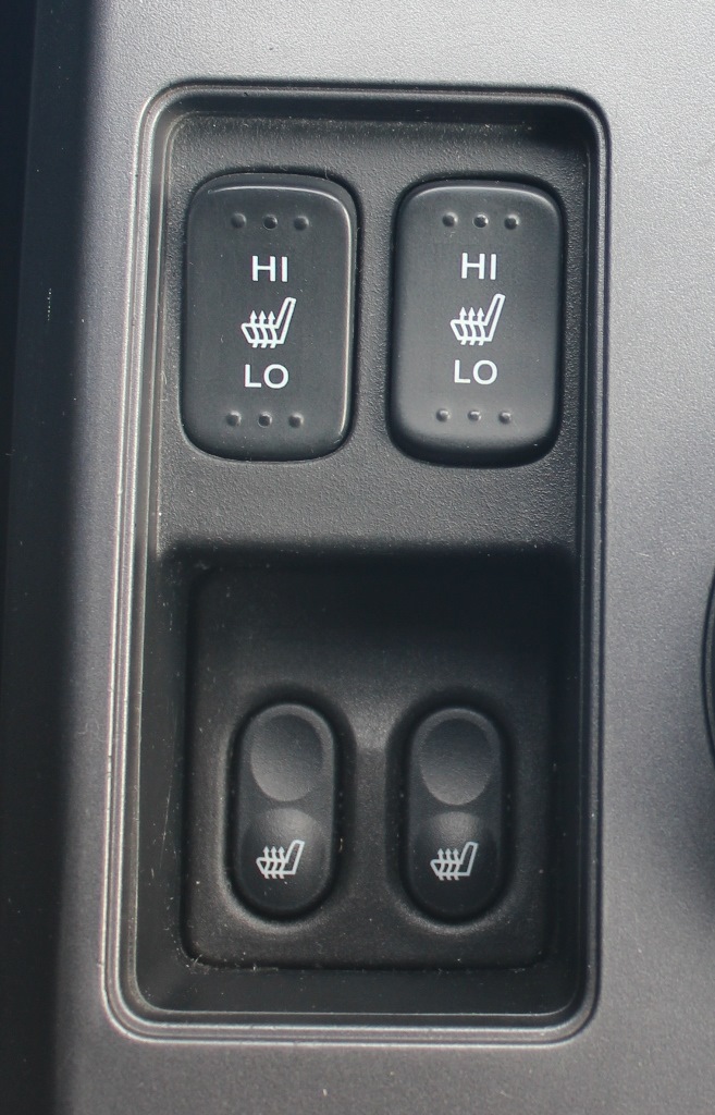 Блок подогрева задних сидений. Блок управления подогревом сидений chrysler grand voyager 4. Блок подогрева задних сидений. Кнопки эсп 2190. Кнопка электро шторки лексус ис 250.