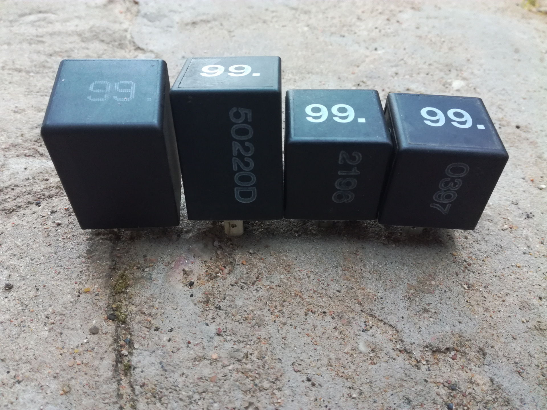 реле дворников audi 80 b4. реле 99 пассат б3. реле дворников пассат б3. 024. реле 99.