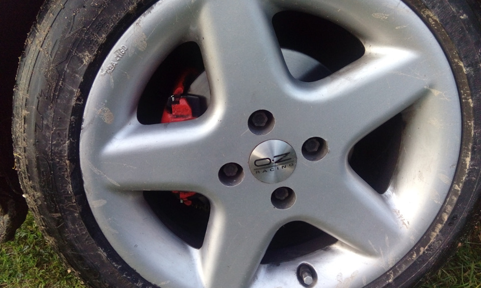 Меняем тормозные диски и колодки. Перед. — Volkswagen Golf Mk2 GTI, 2 л ...