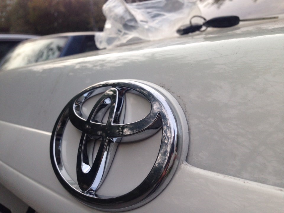 Эмблемки постепенно встают на место) — Toyota Mark II (110), 2,5 л