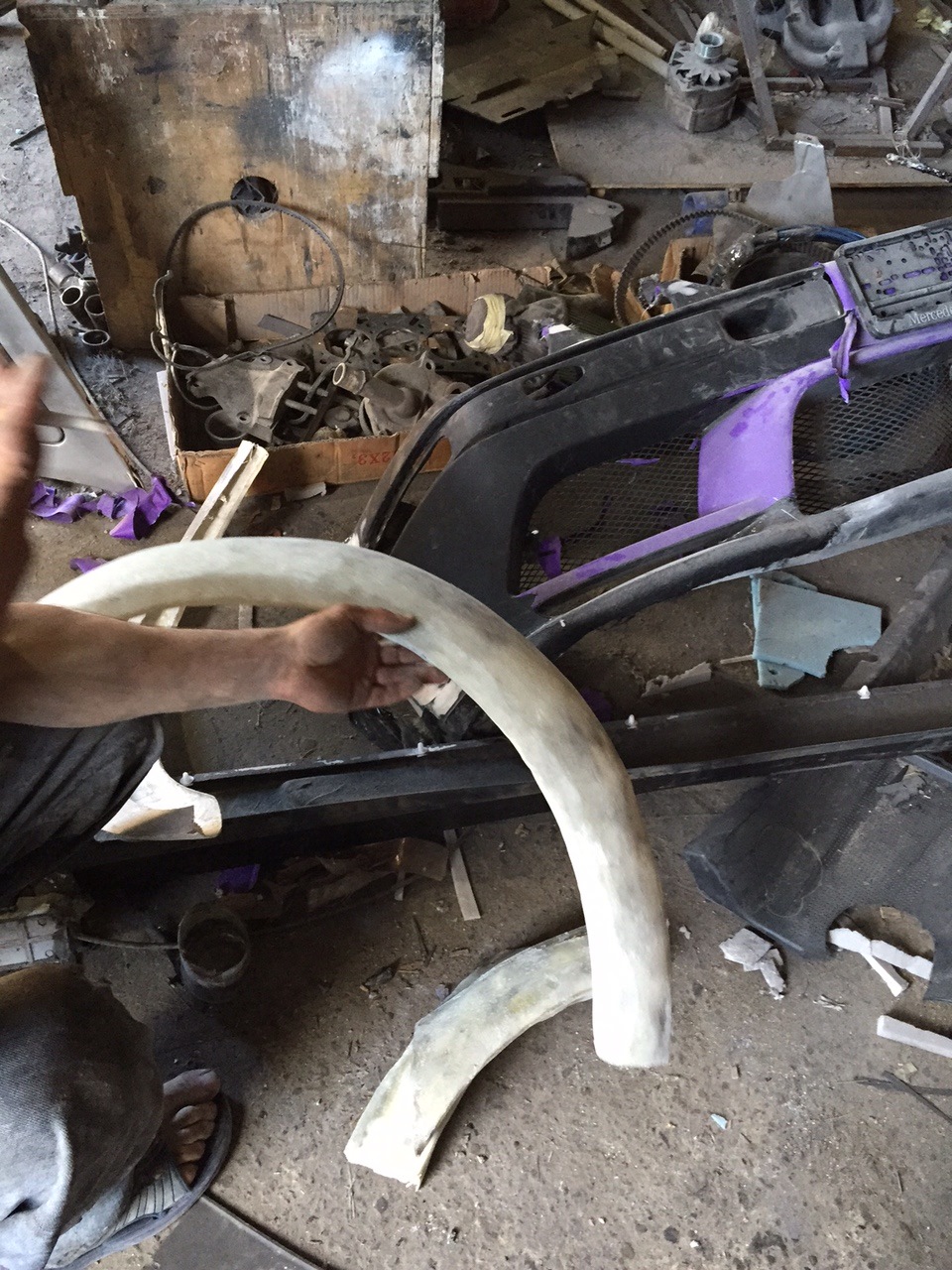 расширение задних арок ч4 — Mercedes-Benz CLK (W208), 2 л, 1996 года ...