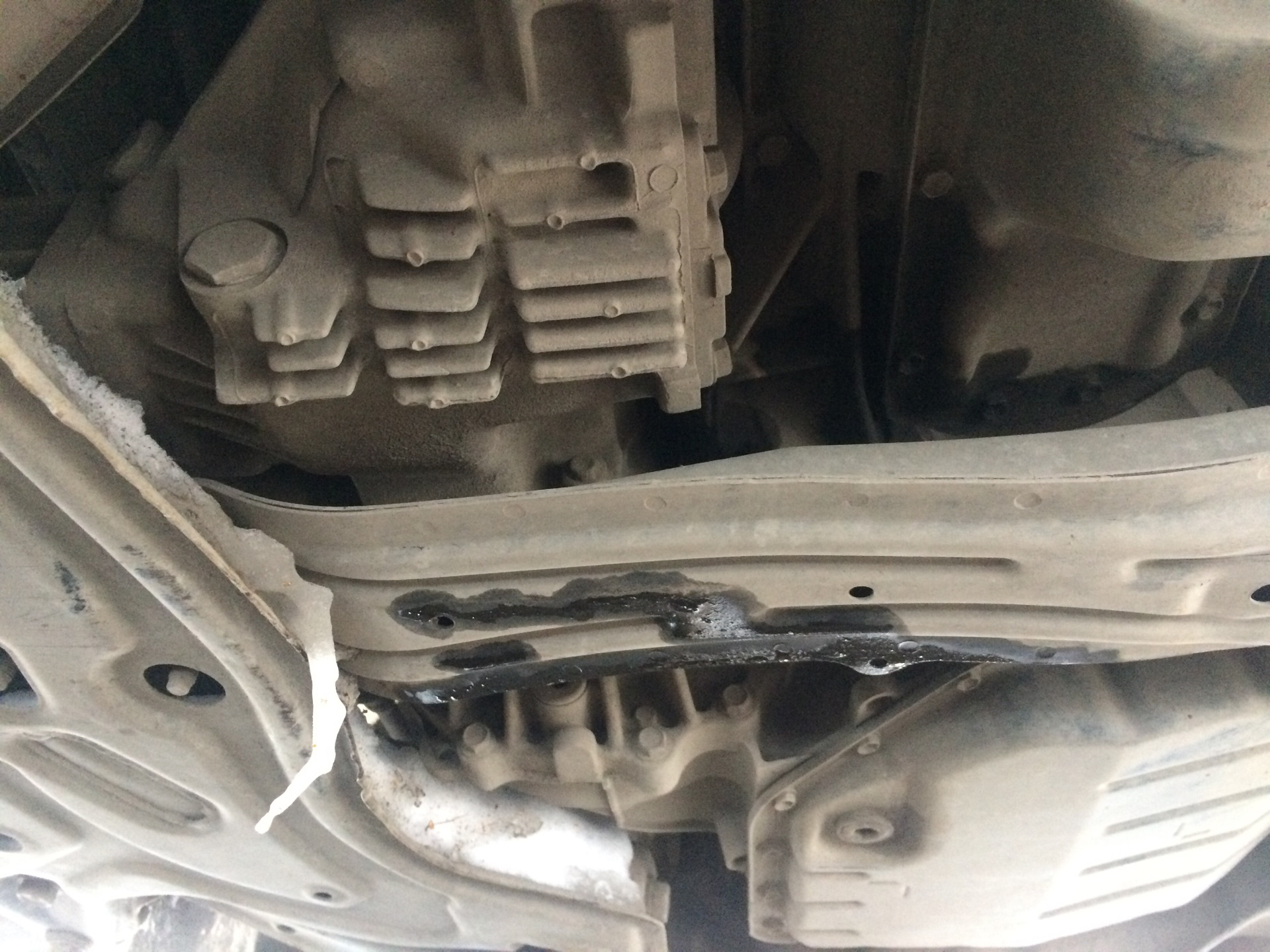 Коренной сальник — Toyota E120, 1,8 л, 2004 года | визит на сервис | DRIVE2