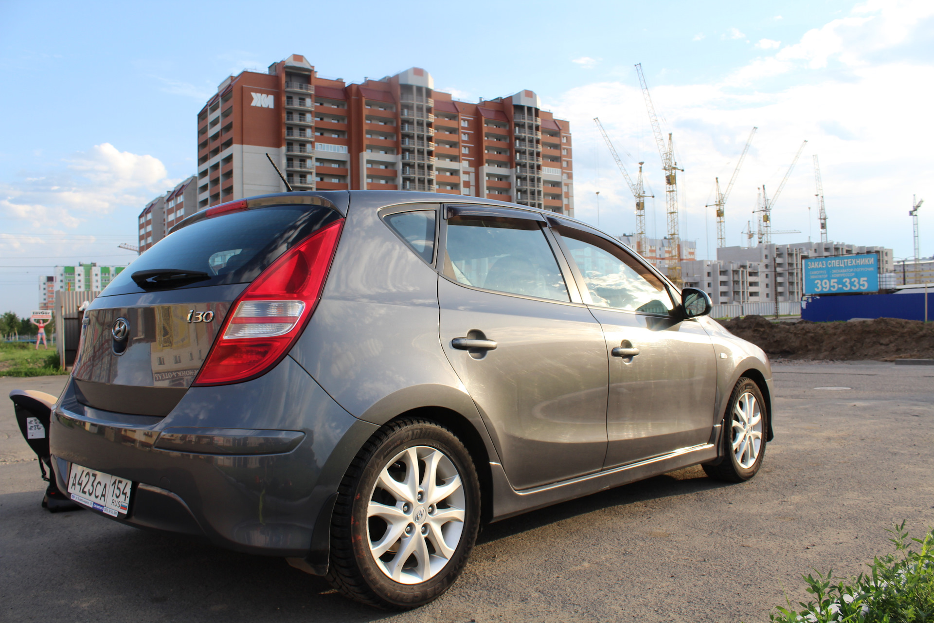 Автосалон honda. Хендай барнаул новый. Техцентр гранд восток во владимире. Хендай барнаул. Новый хендай.