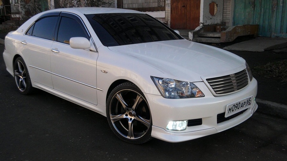 Toyota Crown s180