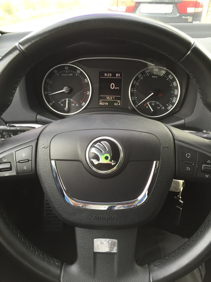 Как снять эмблему skoda с руля Теперь все по ФЕН-ШУЮ - Skoda Octavia A5 Mk2, 1,8 л, 2011 года аксессуары DRIVE2