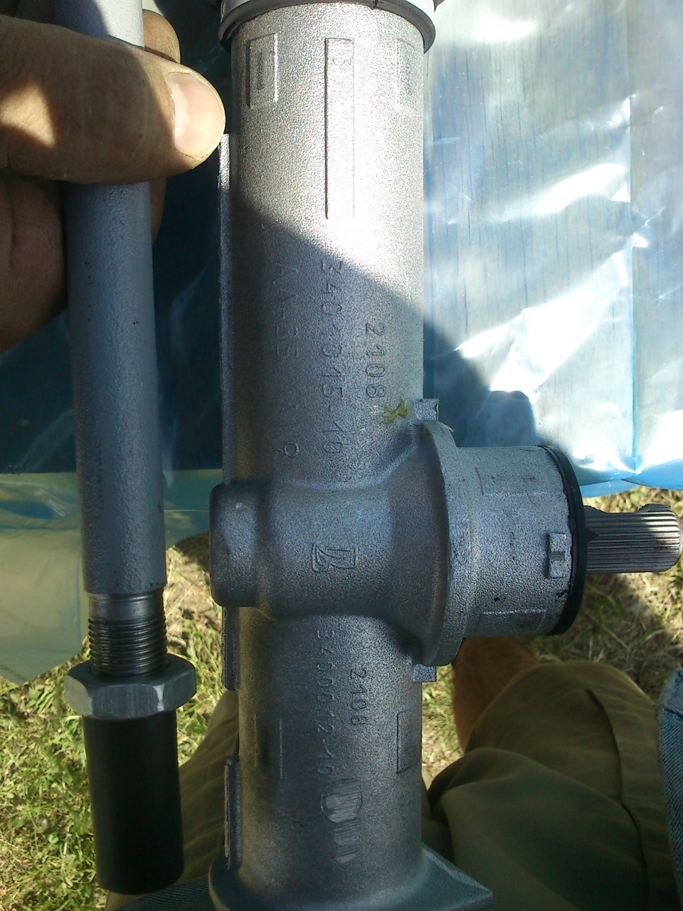 Замена рулевой рейки (тяги) — Lada 2114, 1,5 л, 2005 года | своими ...