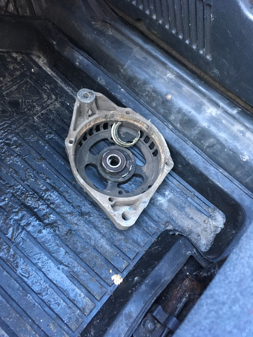 Новый подшипник в генераторе или как повергнуть меня в полный шок ...