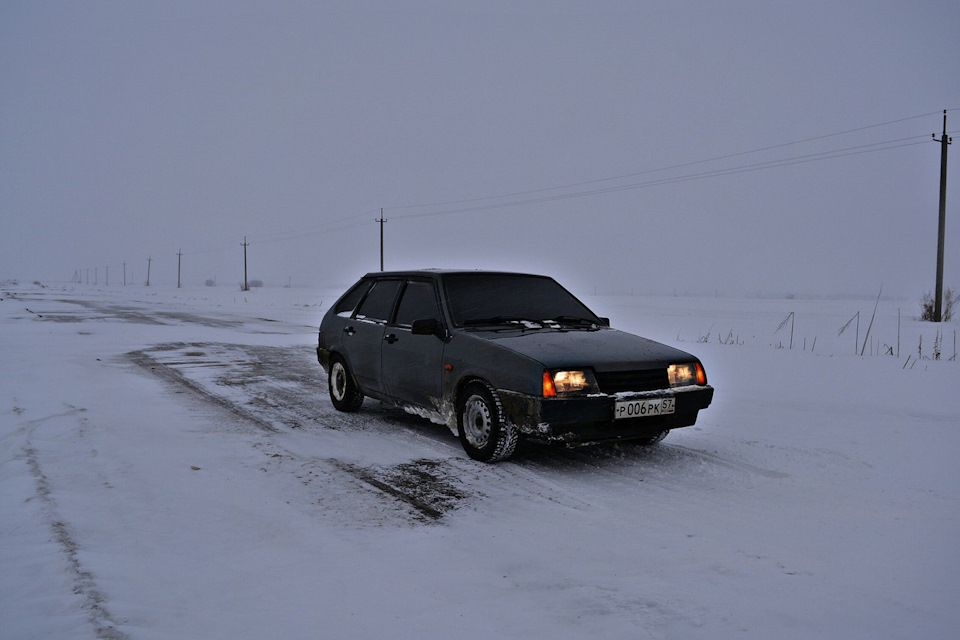 2 — Lada 21093