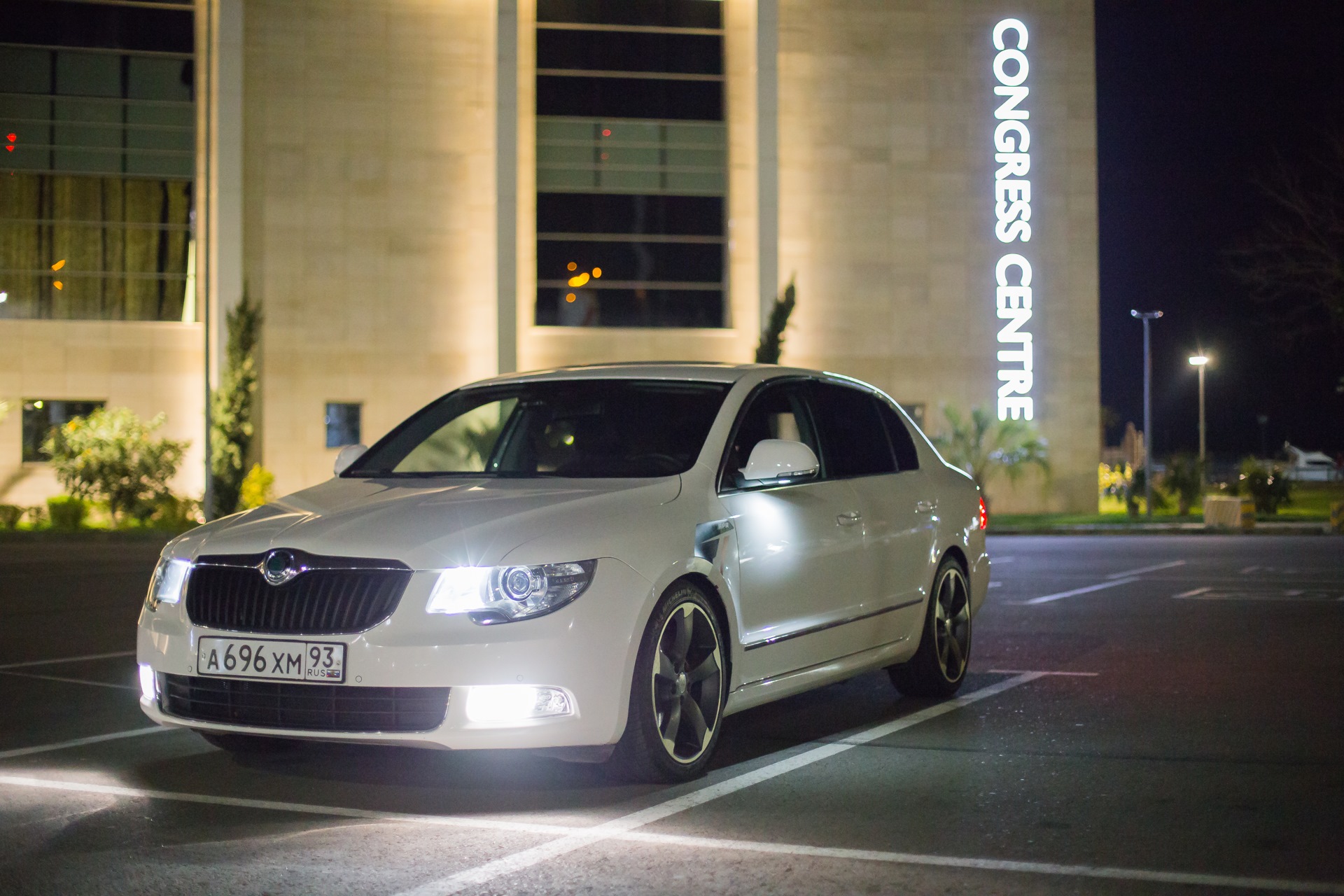 Skoda superb 2. Skoda Superb 2.0 TSI. Superb 2 stance. Skoda Superb 2012 stance. Skoda 2.0 TSI 2012.