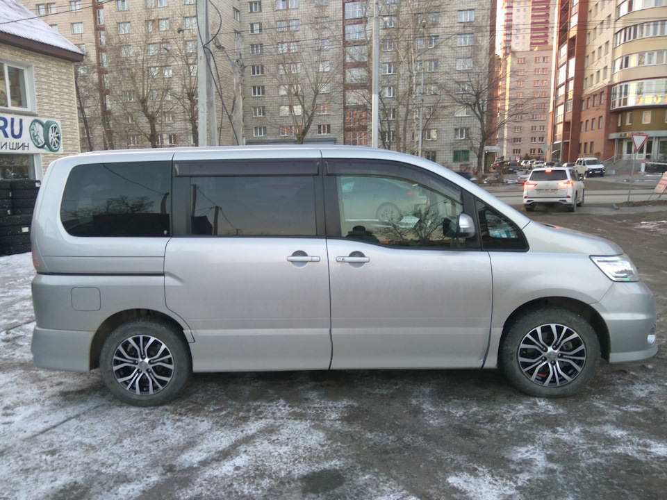 Nissan Serena c25 диски