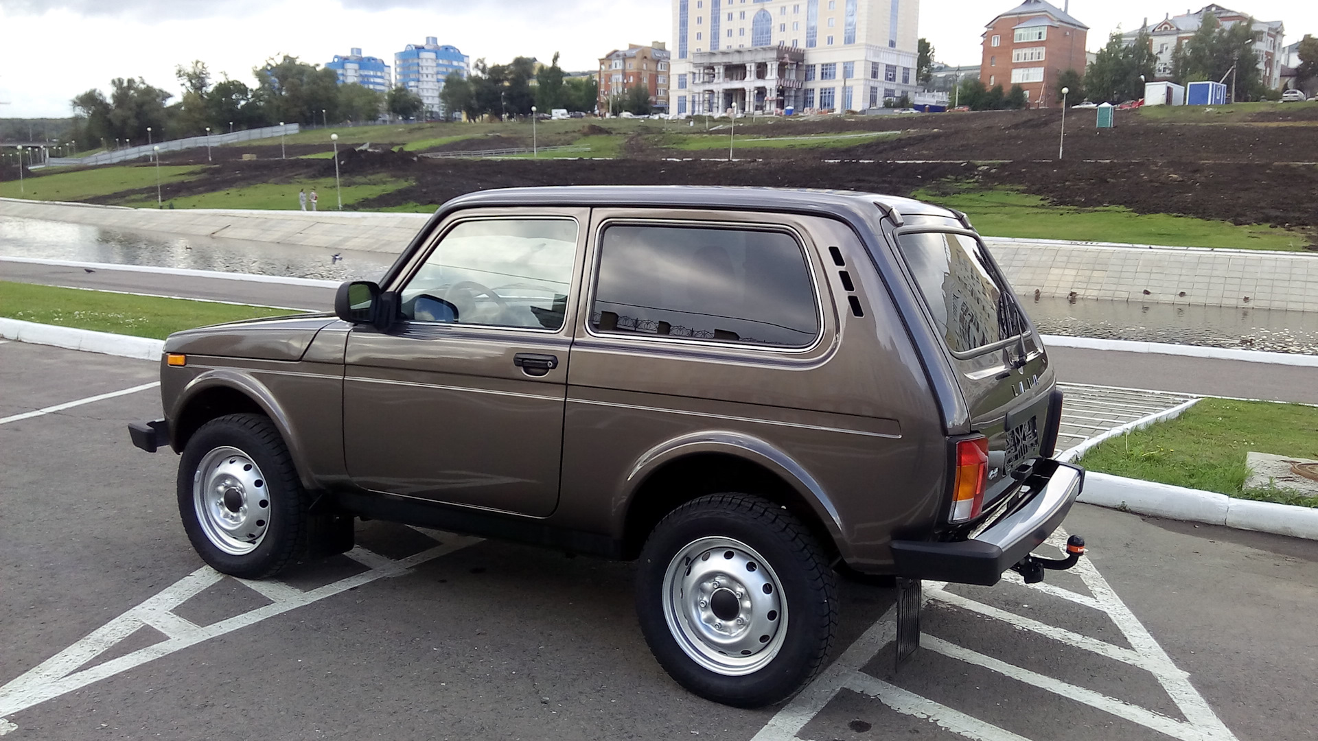 Нива 3 дверная. Нива 3 дверка. Лада Нива 3. Lada 4x4 удлиненная. Лада Нива 3х дверная.