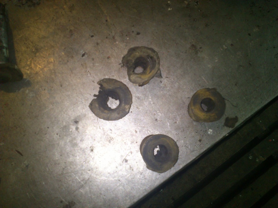 Замена резинок рессор. — Москвич 2140, 1,5 л, 1987 года | своими руками ...