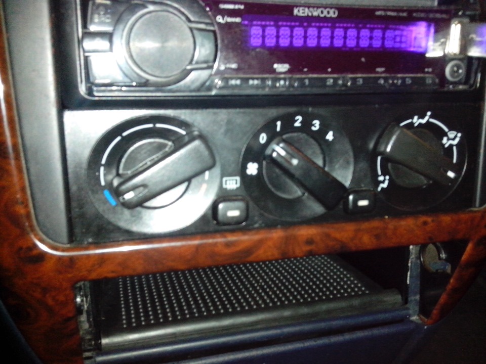 Без кнопки включения кондюха — Mitsubishi Carisma