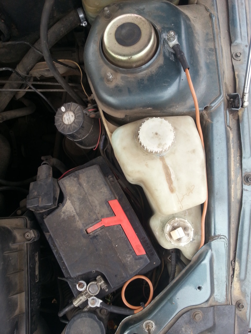 Дополнительная масса аккумулятора. — Lada 21124, 1,6 л, 2006 года ...