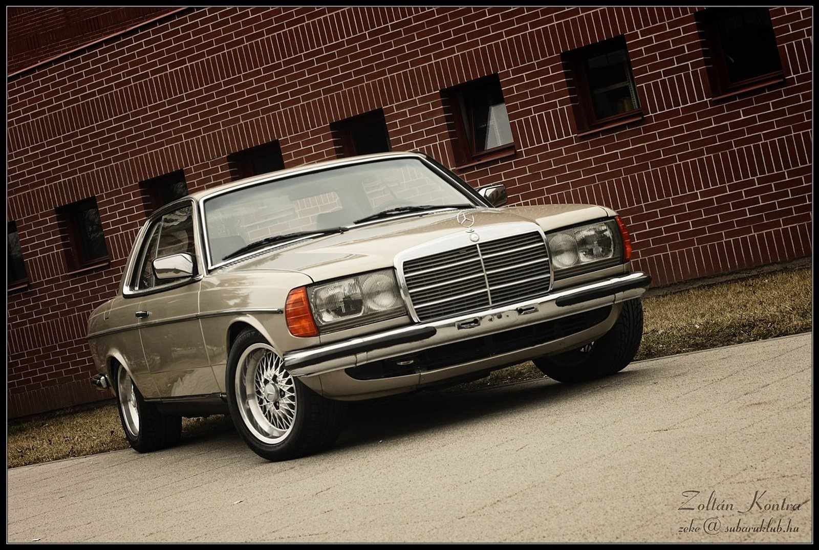 Ряд классика. Mercedes-Benz w123 купе. Mercedes Benz w123 Coupe. W123 Mercedes купе. Mercedes Benz c w123.