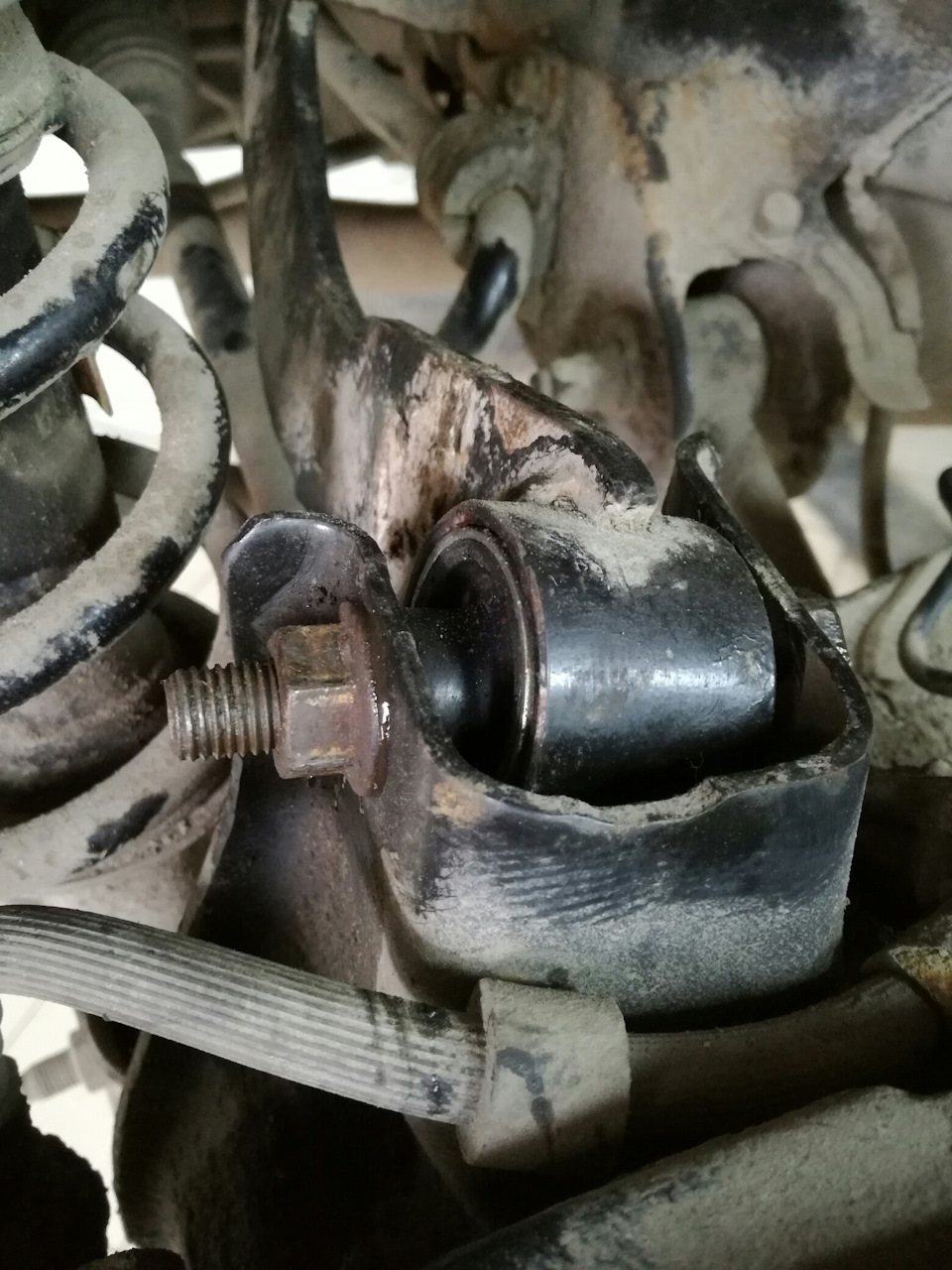 Заменил сайленты продольных рычагов — Jeep Compass (1G), 2,4 л, 2012 ...