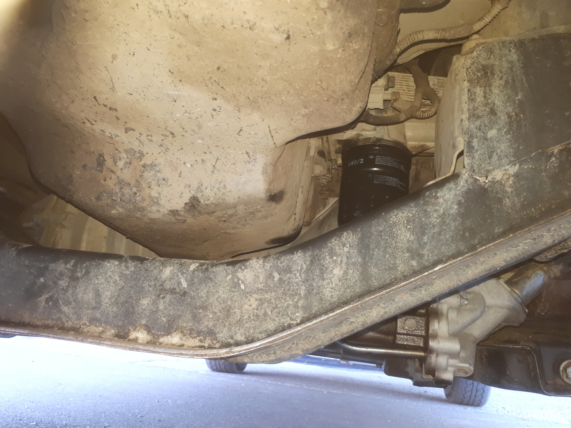 Замена масла в ДВС — Ford Transit (7G), 2,4 л, 2010 года | плановое ТО ...