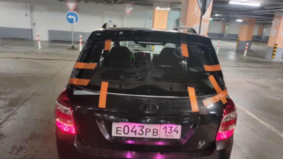 Заменил заднее стекло — Lada Калина Универсал (2G), 1,6 л, 2014 года ...
