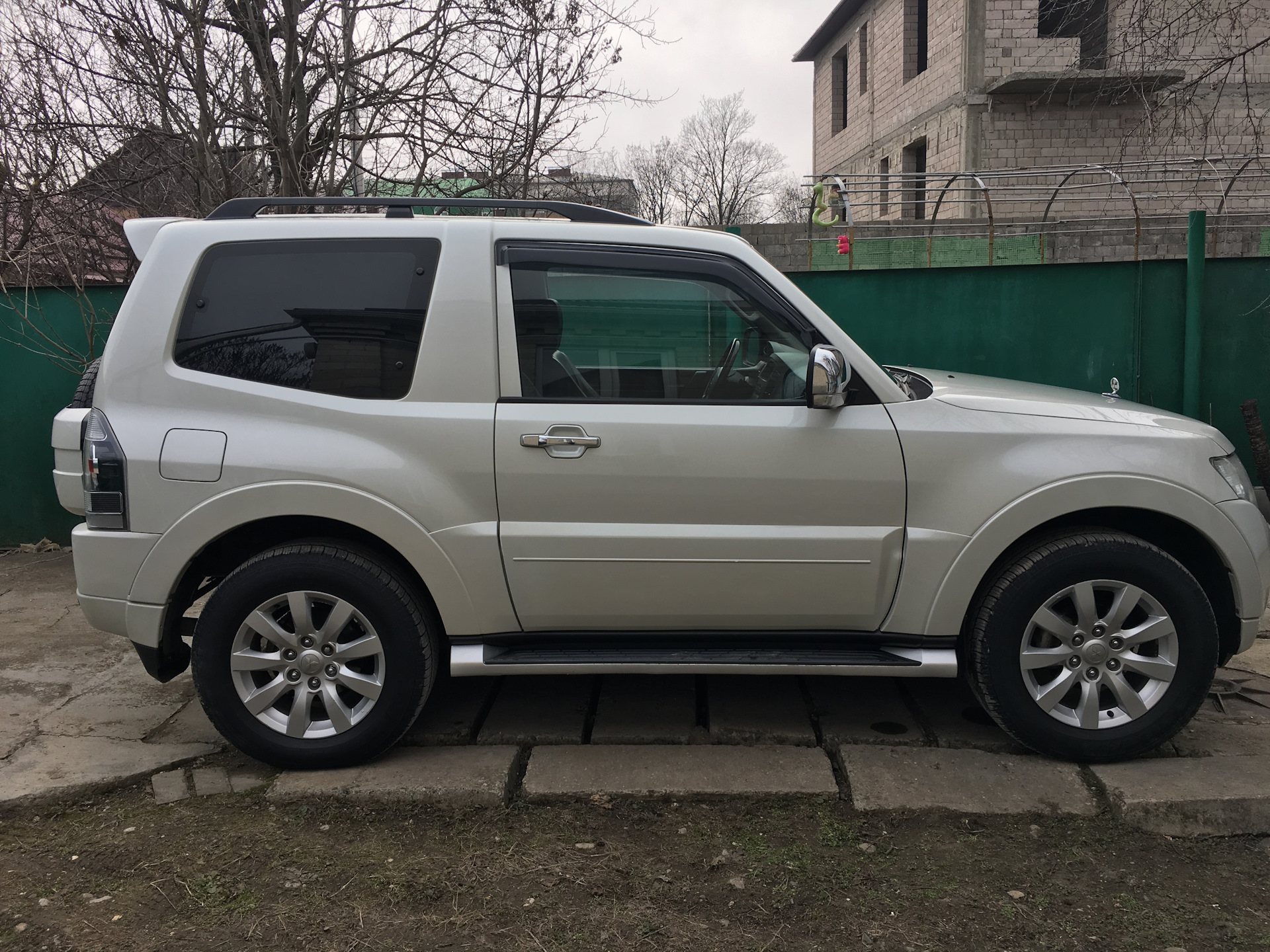 Torque mitsubishi. Mitsubishi Pajero 3.5 at, 2001, 270 000. Митсубиси Паджеро 3.8 2009.