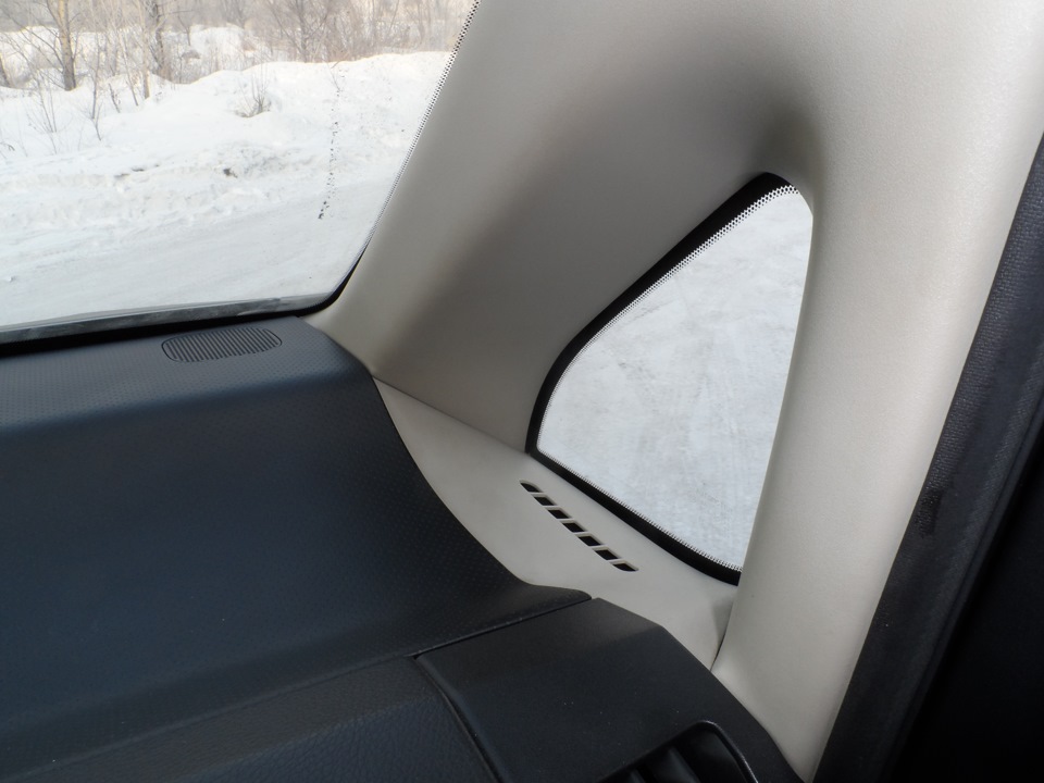 Rear on кнопка в машине nissan serena