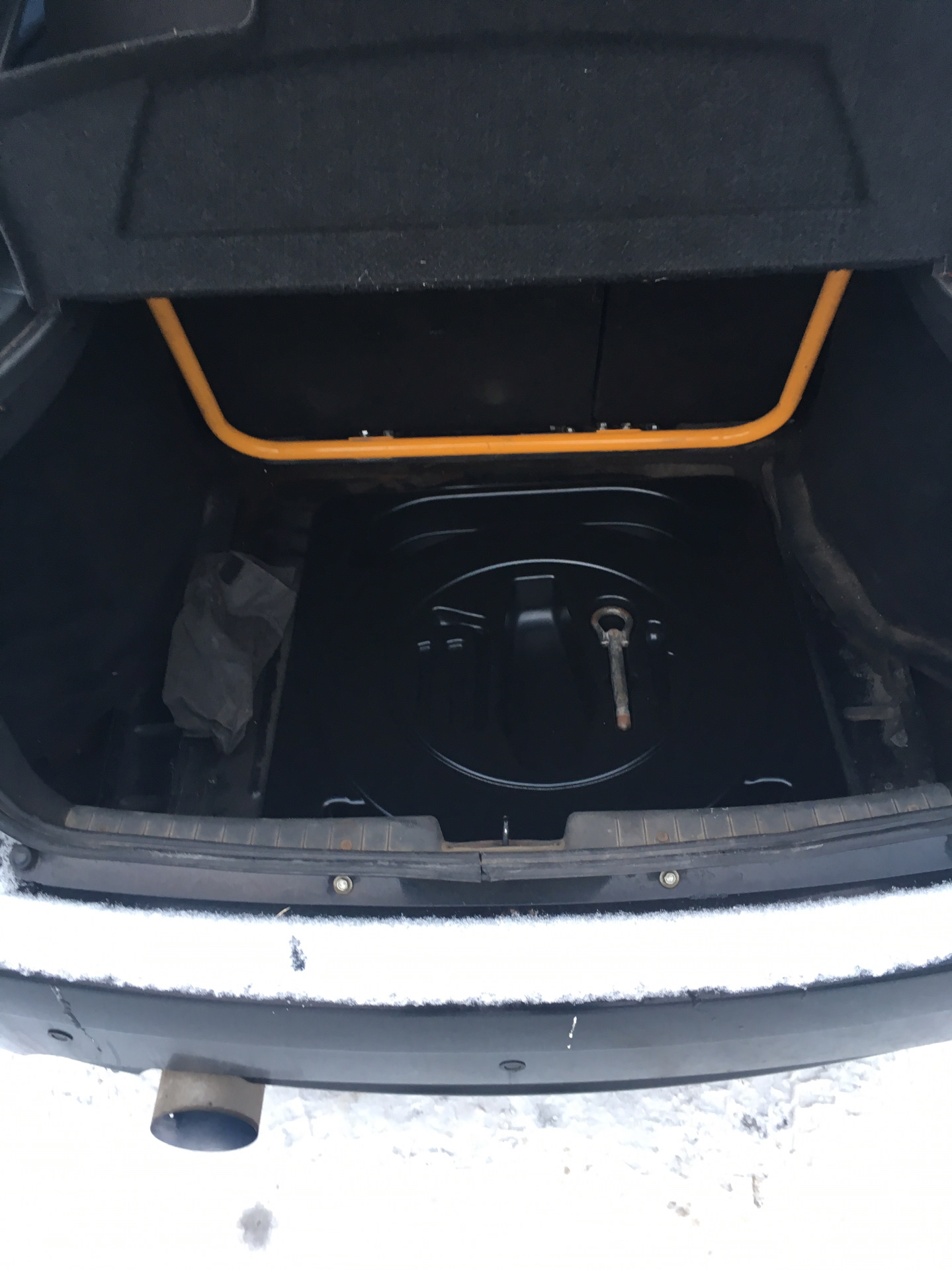 органайзер в багажник приора хэтчбек. органайзер запасного колеса лада веста. органайзер приора. органайзер в багажник приора 2 седан. органайзер в багажник приора седан.