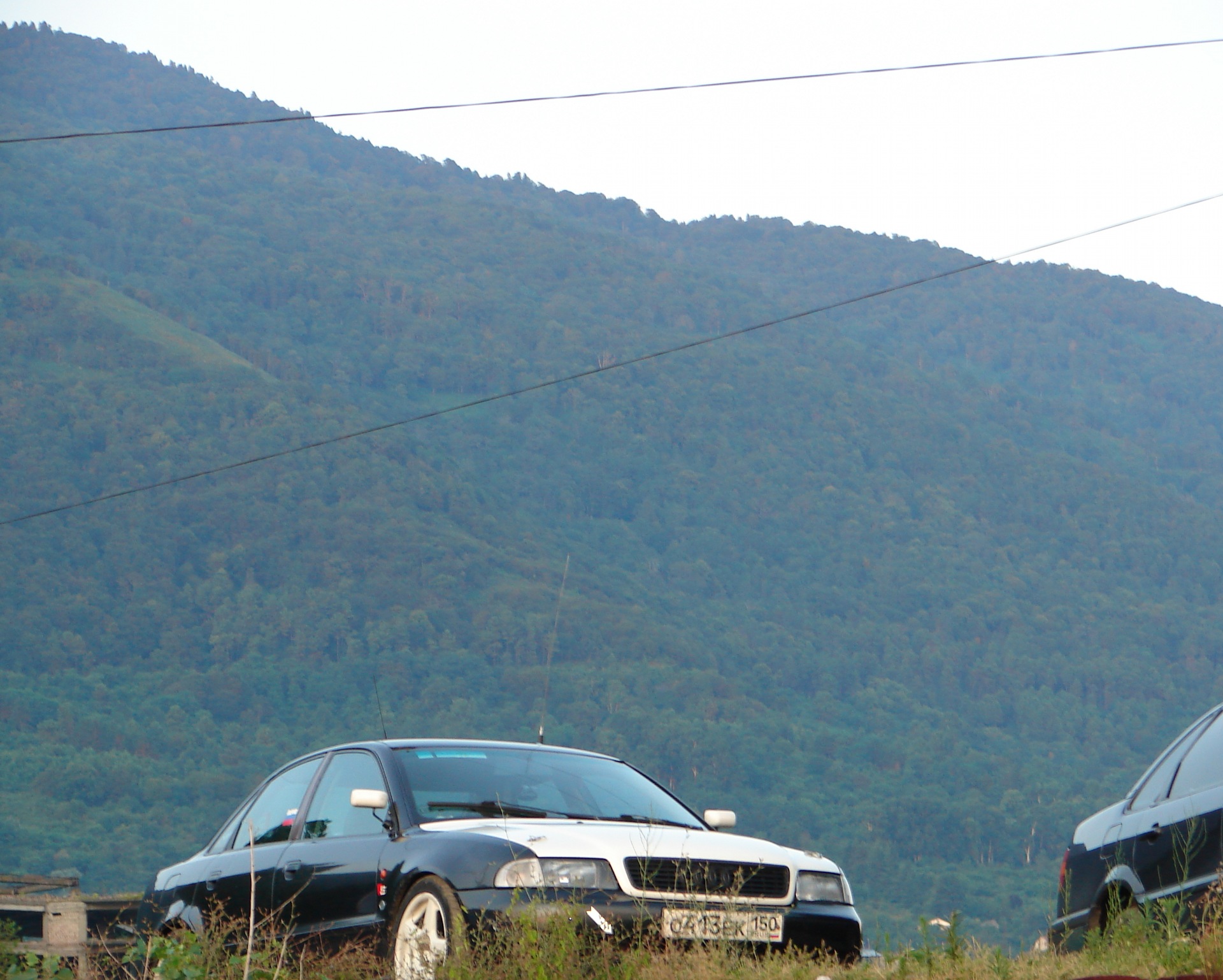 Какие машины в абхазии. Nissan Skyline Абхазия. Абхазские машины. Дорогие машины Абхазии. Авторынок Абхазии.