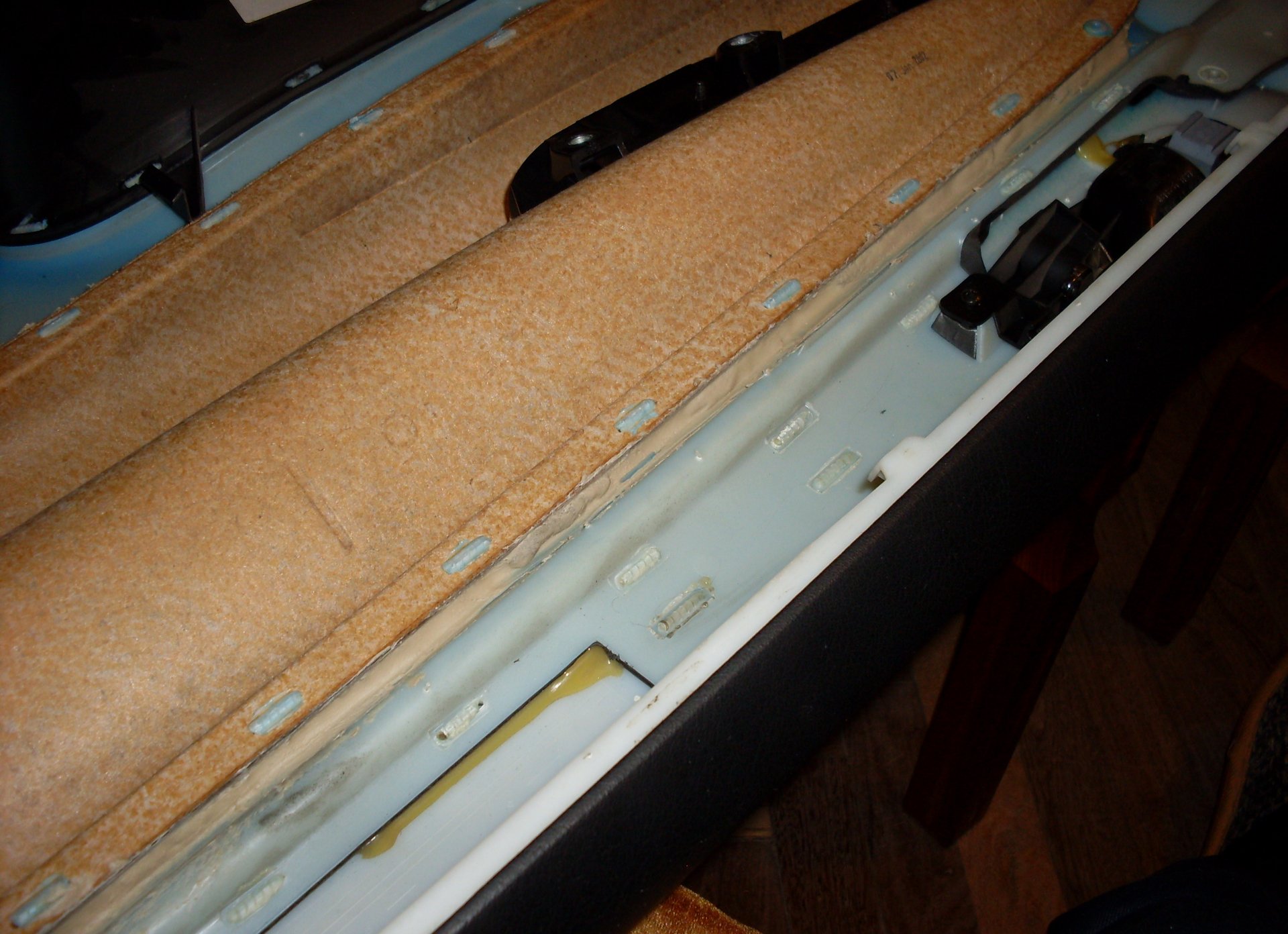 ремонт обшивок дверей — Volkswagen Golf Mk4, 2002 года | просто так ...