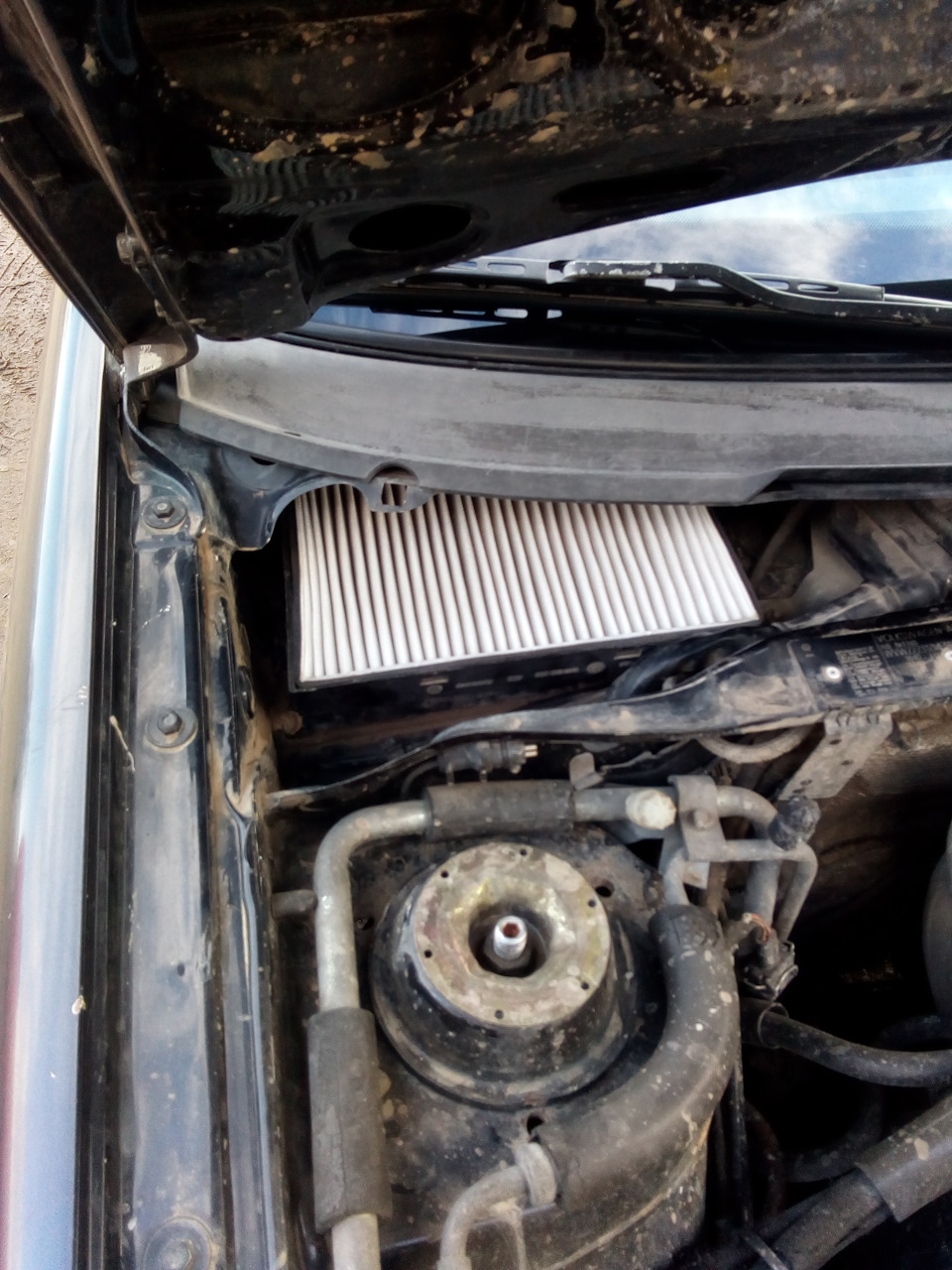 Установка салонного фильтра — Volkswagen Passat B3, 1,8 л, 1991 года ...