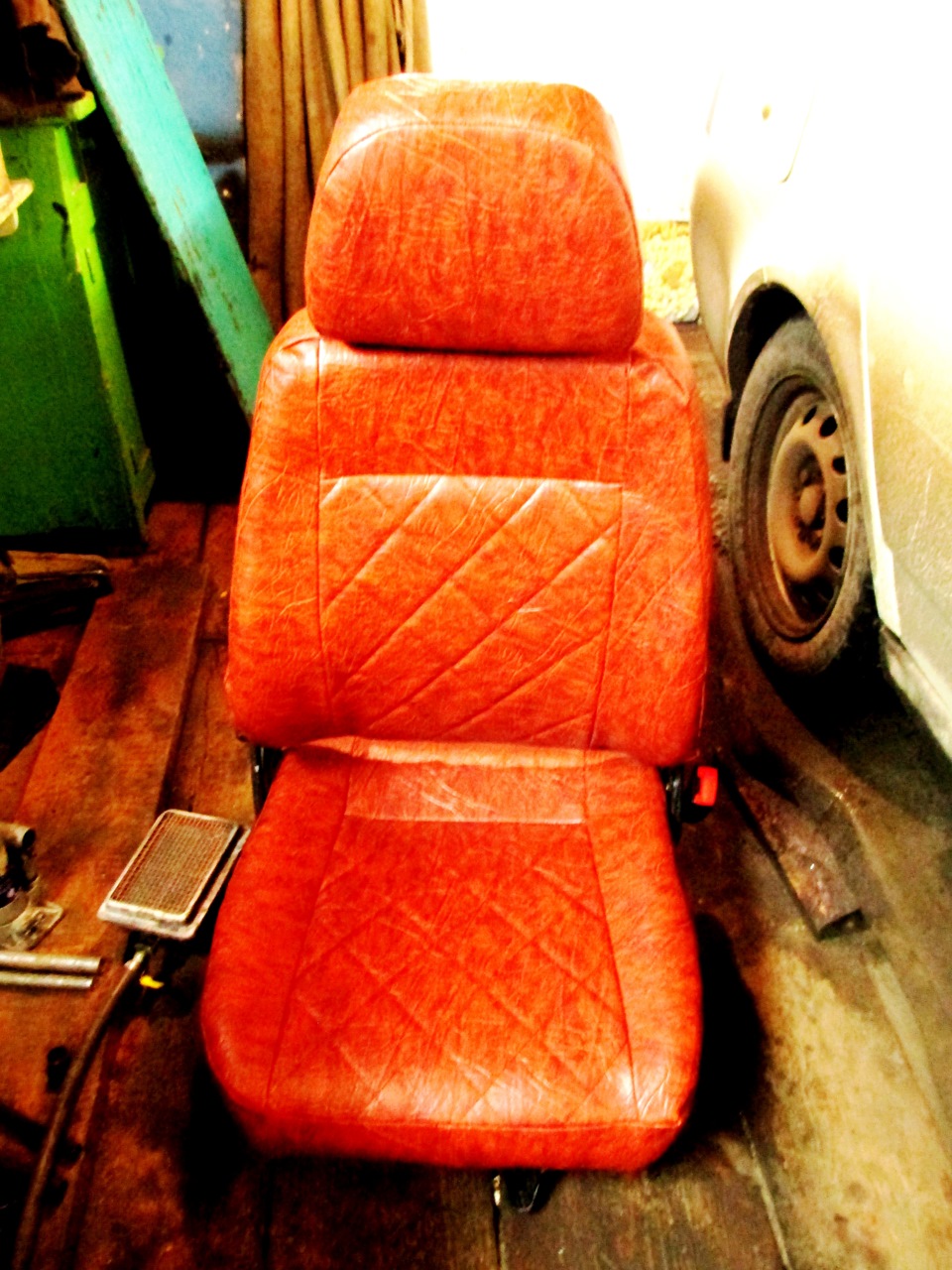 Перетянул салон в коричневей кож зам — Lada Приора седан, 1,6 л, 2011 ...