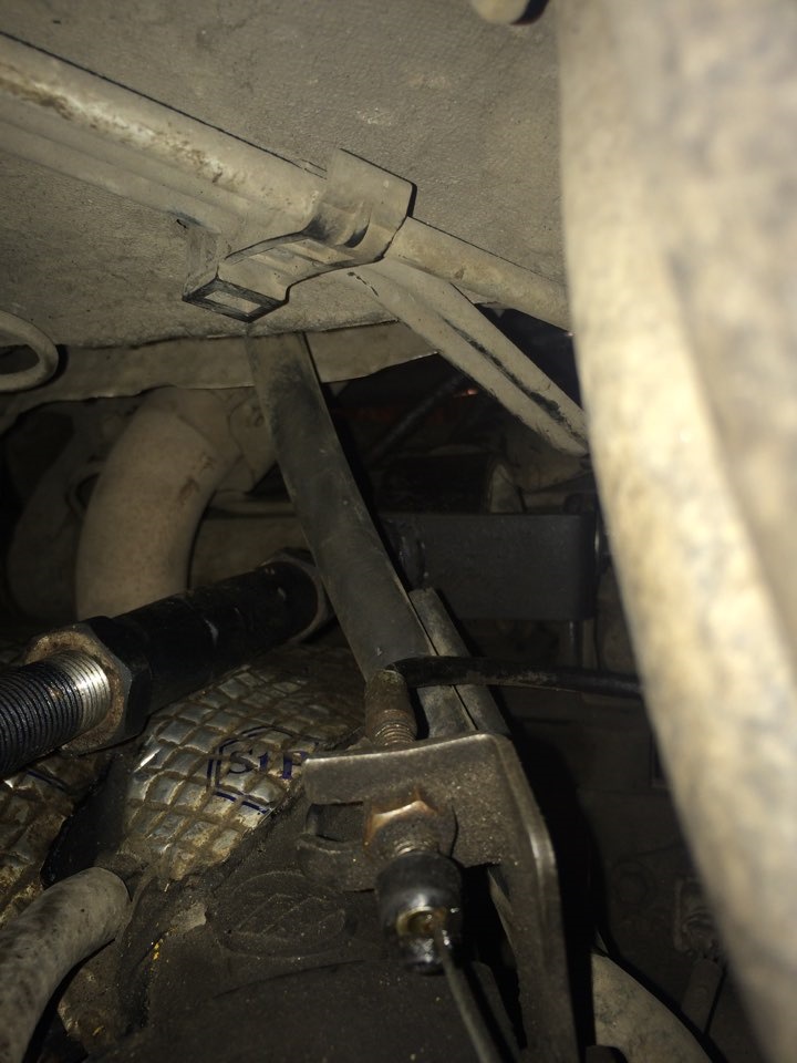 Дренаж кондиционера лифан солано. Гидроопора лифан солано. Гидроопоры двигателя лифан солано 620. Гидроопора на лифан солано 2. Усиление крепления двигателя лифан солано 620.