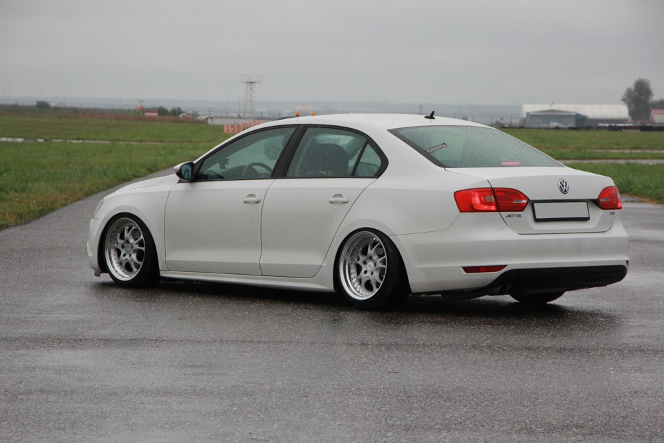 Volkswagen Jetta 6 stance