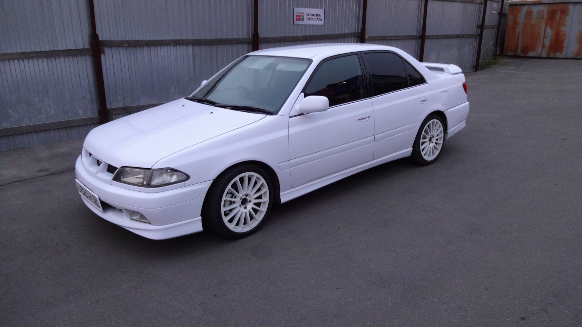 Toyota Carina (7G) 1.6 бензиновый 2000 | white GT на DRIVE2