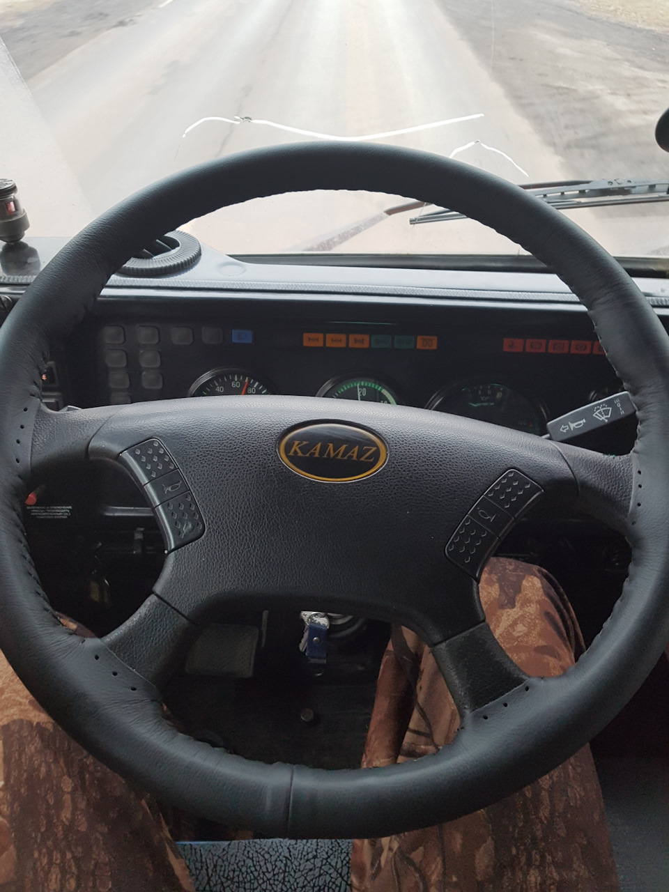 Обшил руль кожей — Камаз 53212, 9,9 л, 1992 года | стайлинг | DRIVE2