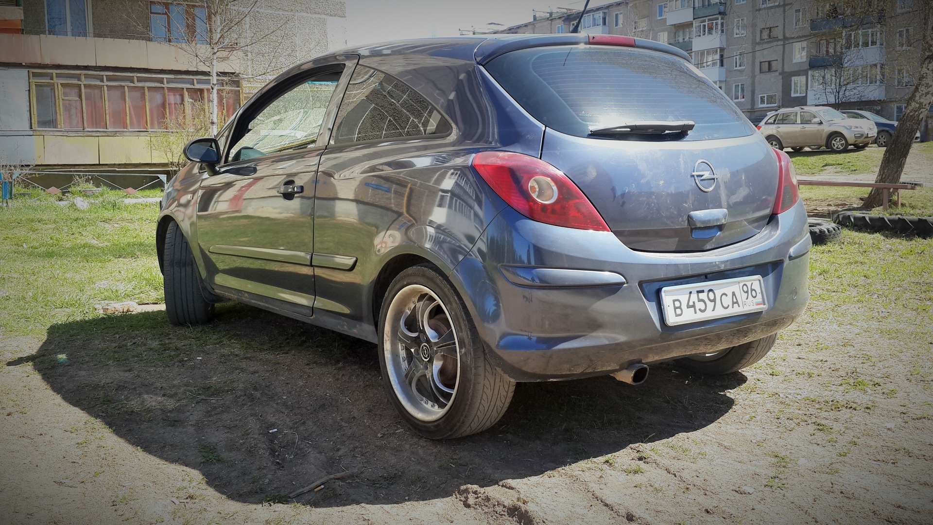 Opel Corsa трехдверный