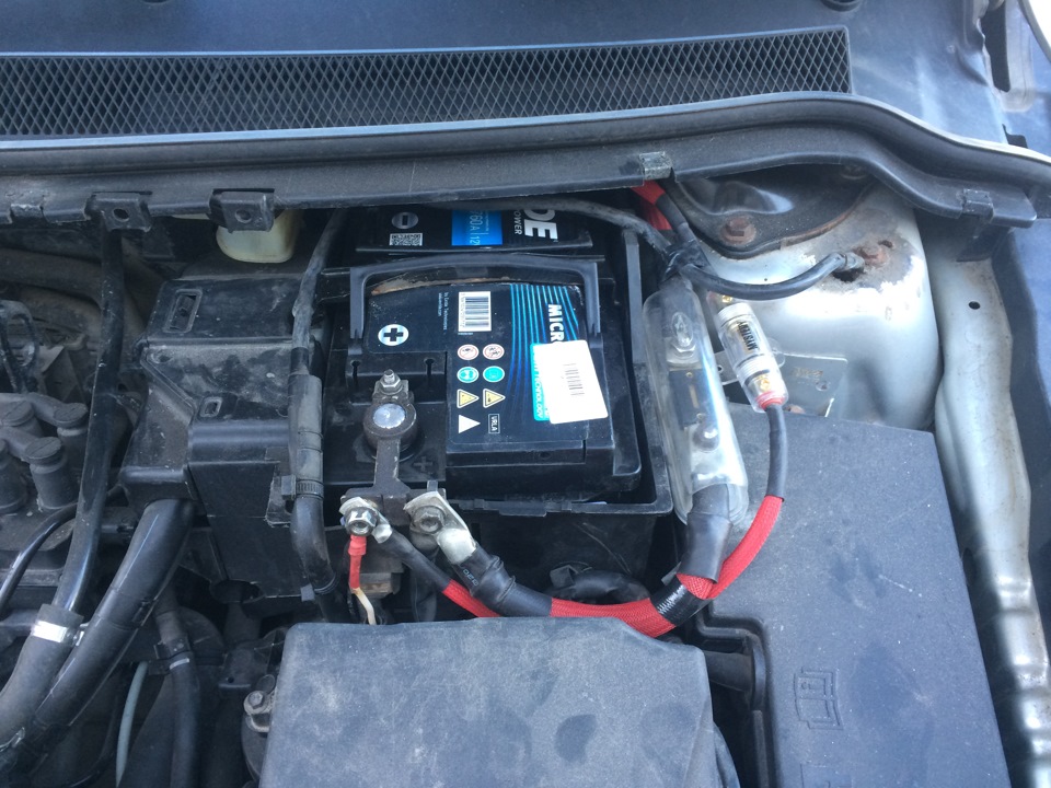 Форд фокус 2 какой аккумулятор ставить. Форд фокус 2010 акб. 6. Форд фокус 2 какой аккумулятор ставить. Установка акб форд фокус 2.