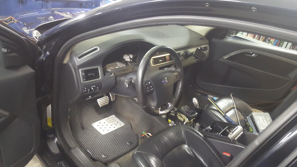 Фото в бортжурнале Volvo S80 (2G)