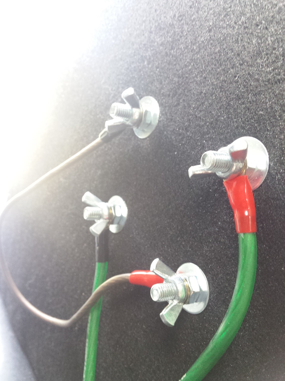 Замена акустических проводов сабвуфера — Lada 21047, 1,5 л, 1999 года ...