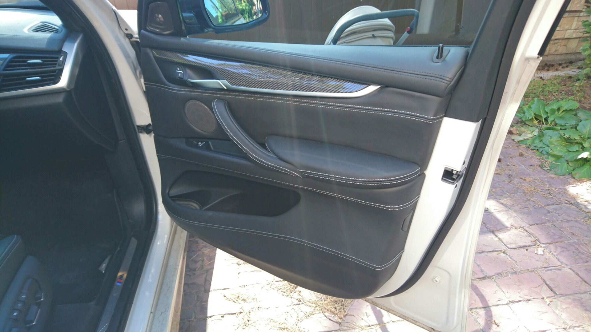 Дверь x5 f15. 8450039385. Дверь x5 f15. Дверные карты bmw x5 e70. Дверь x5 f15.